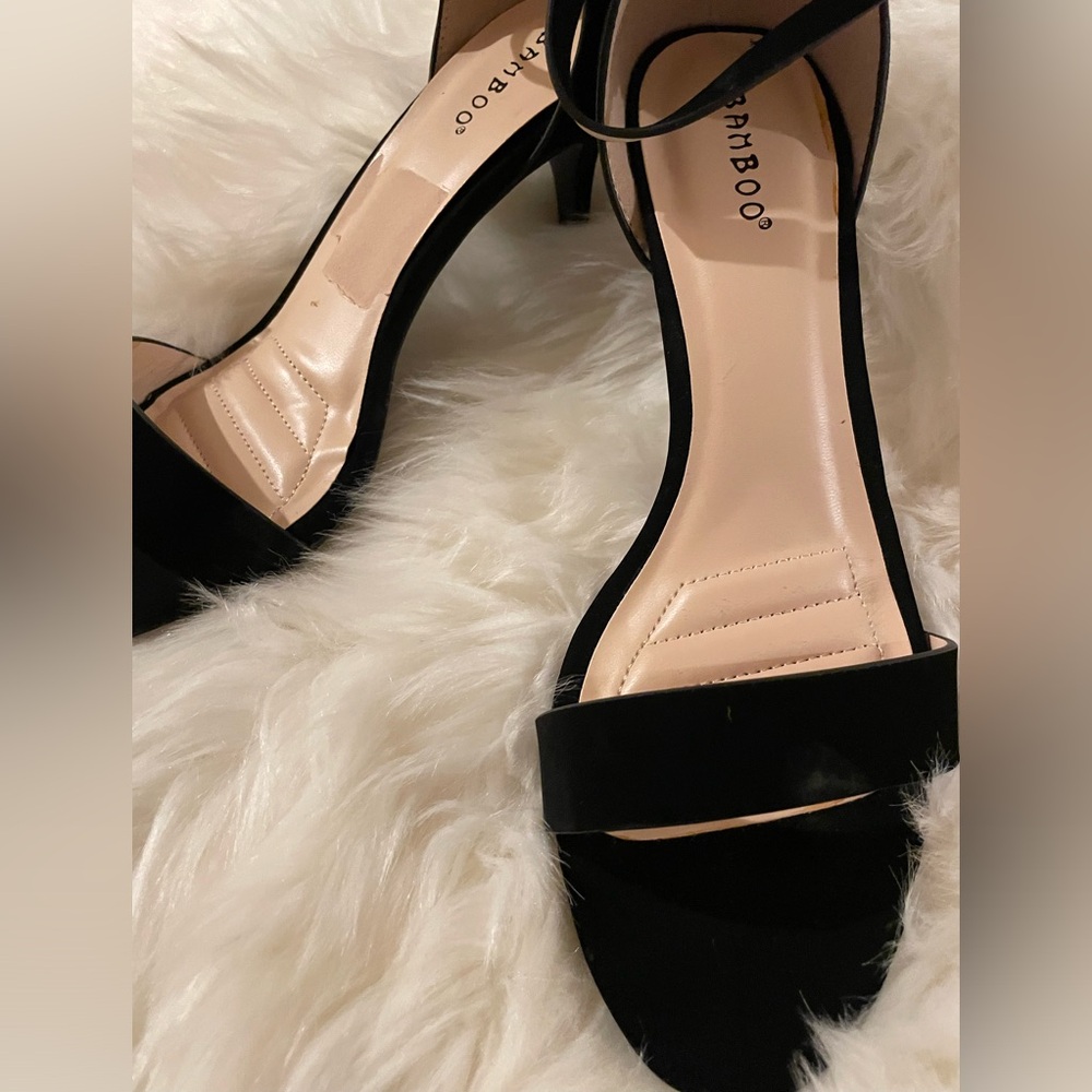 Women black bamboo 1 1/2 inch heel shoe